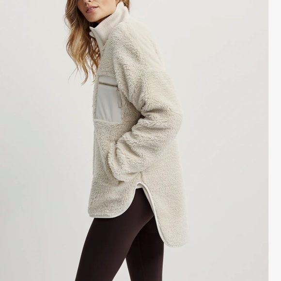 ✨Varley Jacket✨ - Picture 4 of 9